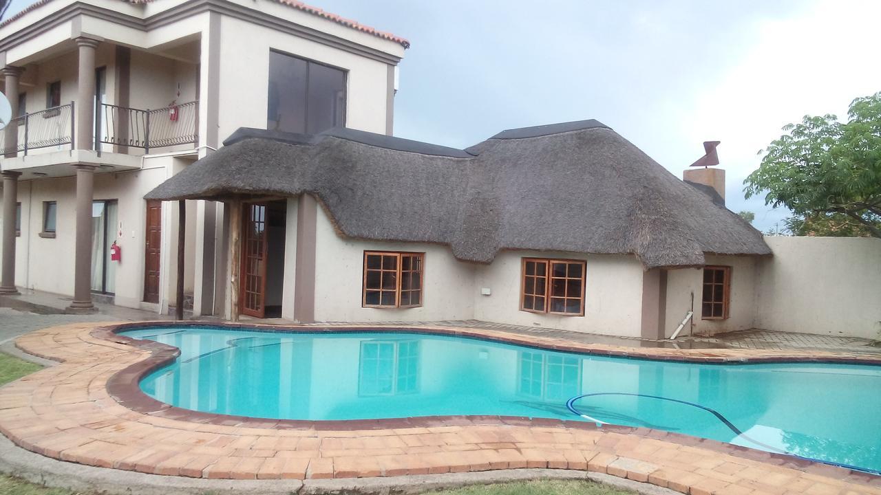 Lekoa Bed And Breakfast And Trading Vanderbijlpark Exterior photo