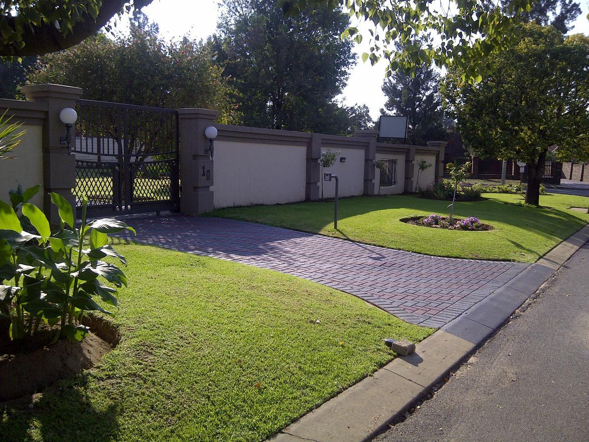 Lekoa Bed And Breakfast And Trading Vanderbijlpark Exterior photo