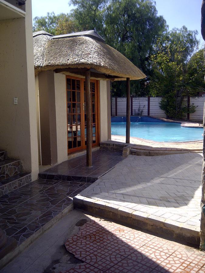 Lekoa Bed And Breakfast And Trading Vanderbijlpark Exterior photo